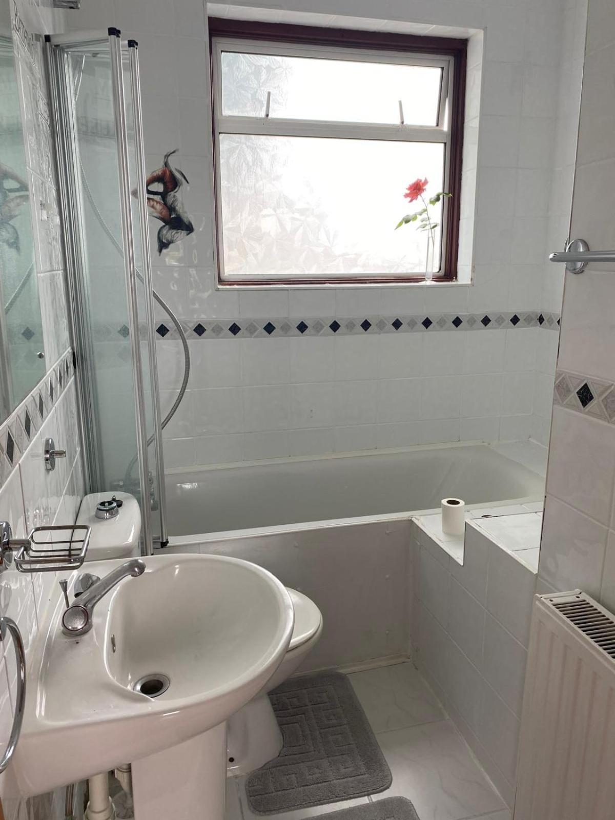 Lovely Rooms In West London Northolt  Экстерьер фото