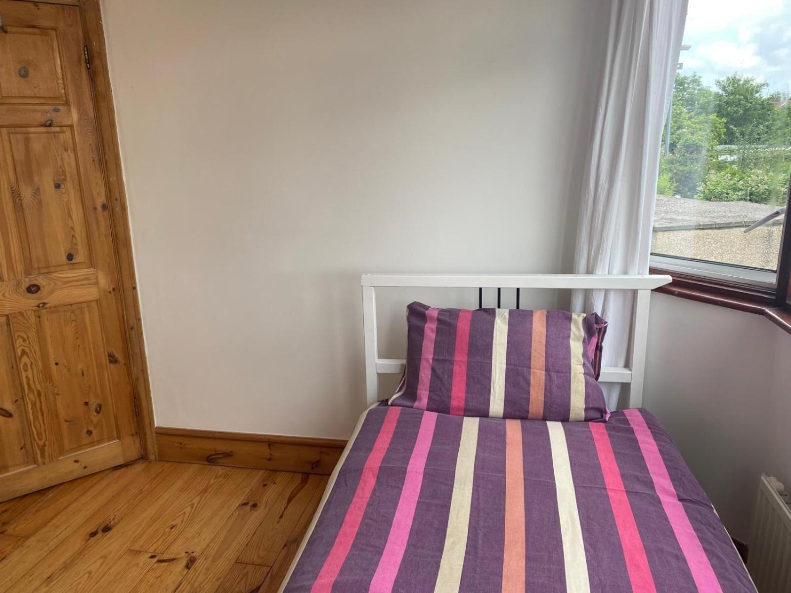 Lovely Rooms In West London Northolt  Экстерьер фото