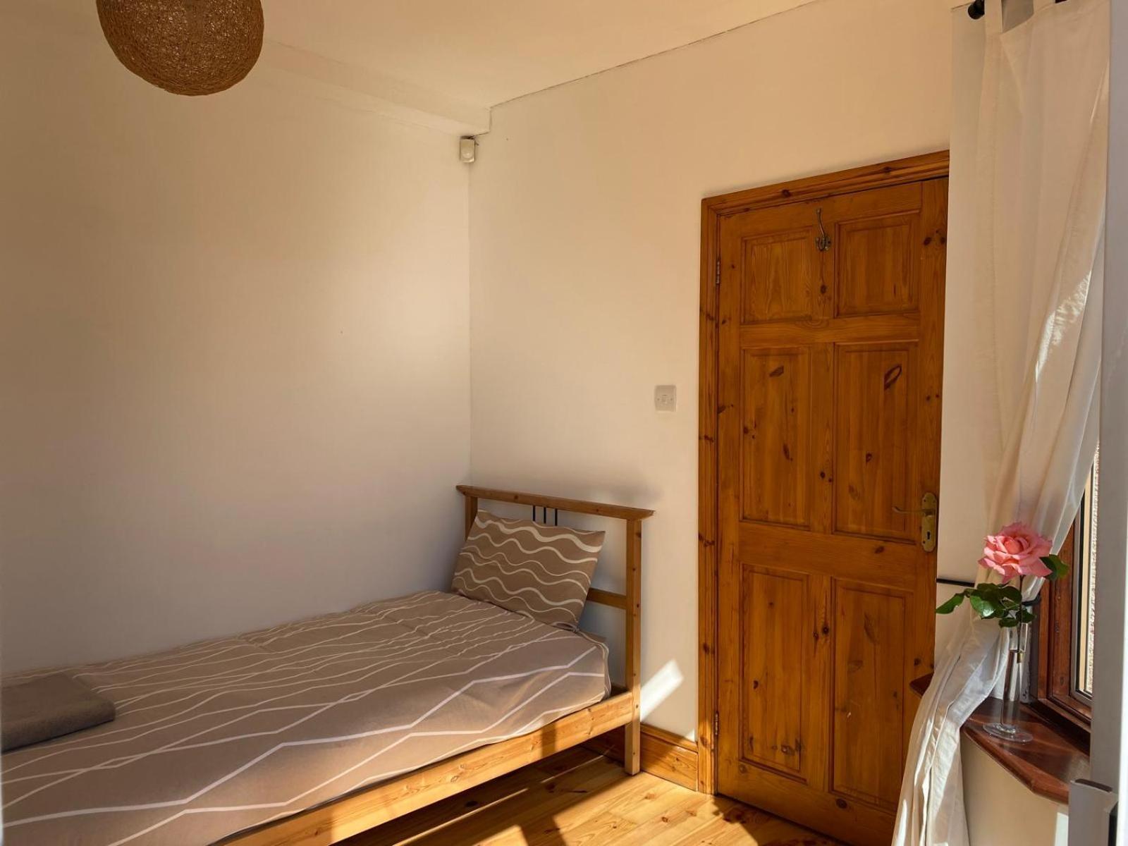 Lovely Rooms In West London Northolt  Экстерьер фото